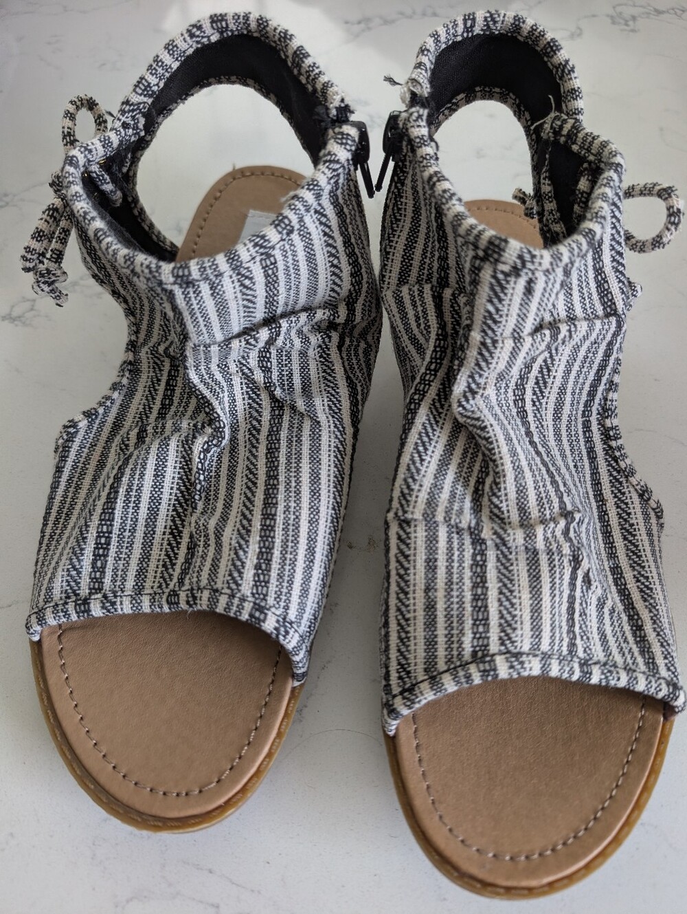 Women’s Striped Open-Toe Sandals — Black & White